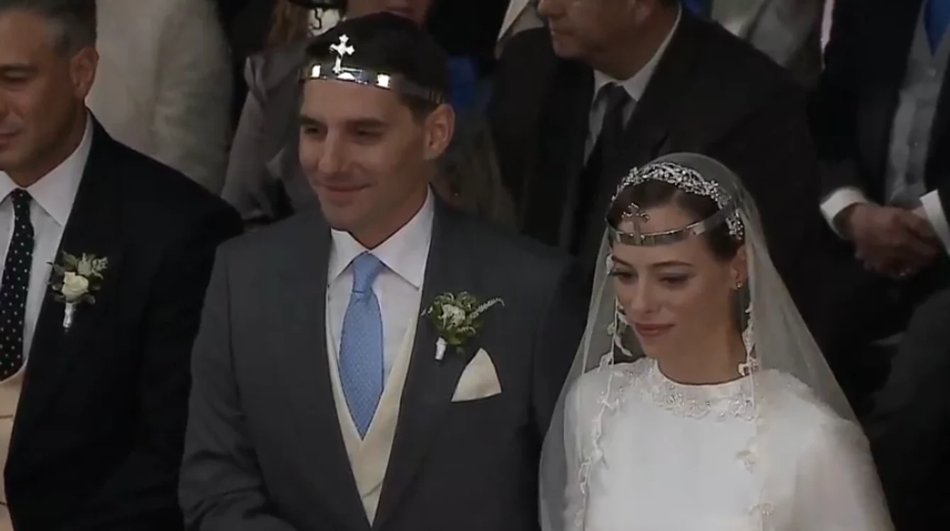 
    Mirii și nașii în timpul cununiei religioase a fostului Principe Nicolaefoto: captură  