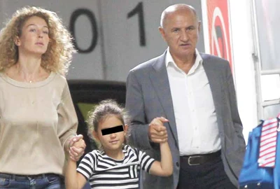 De astă vară, George Copos nu şi mai ascunde noua familie, Elena şi Maria, fetiţa lor jpeg