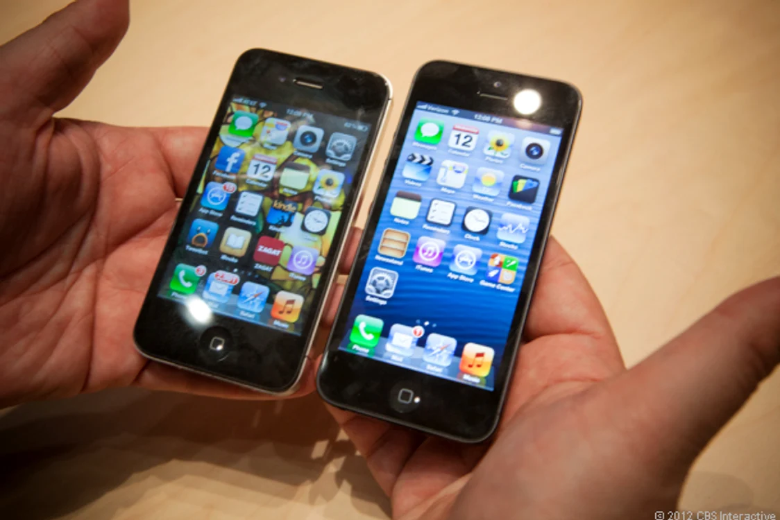 Viitorul şi trecutul de la Apple: iPhone 4S vs. iPhone 5. FOTO CNet