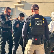 ofiteri de poliitie ICE  Foto ICE png