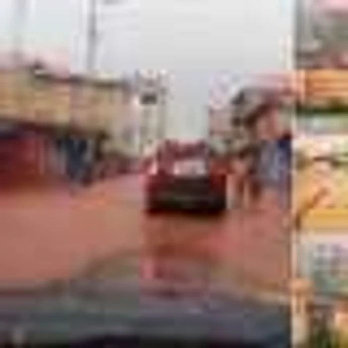 Inundatii in Sierre Leone FOTO Twitter @francisreffell