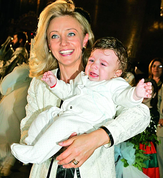 Lucia a rămas acum doar cu amintirile frumoase din timpul căsniciei. Botezul fiului este una dintre ele