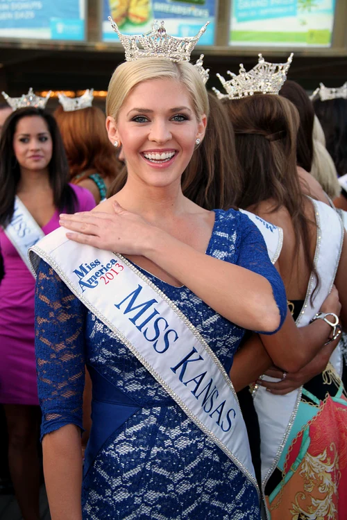 Theresa Vail (25 de ani) a fost Miss Kansas în 2014