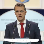 DECLARATII MOSTEANU RETRAGERE 01 INQUAM Photos Octav Ganea jpg