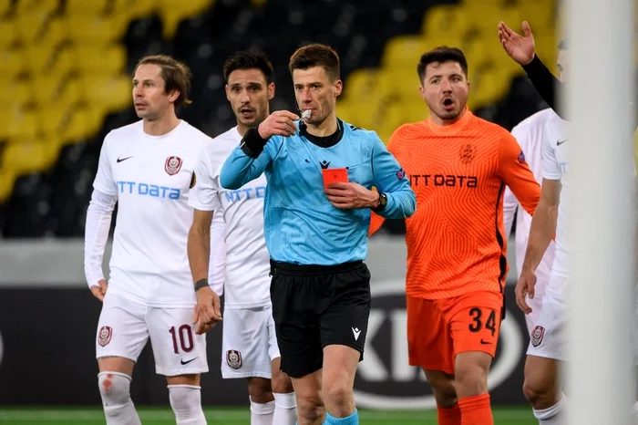 Benoit Bastien i-a arătat cartonașul roșu portarului Bălgrădean 