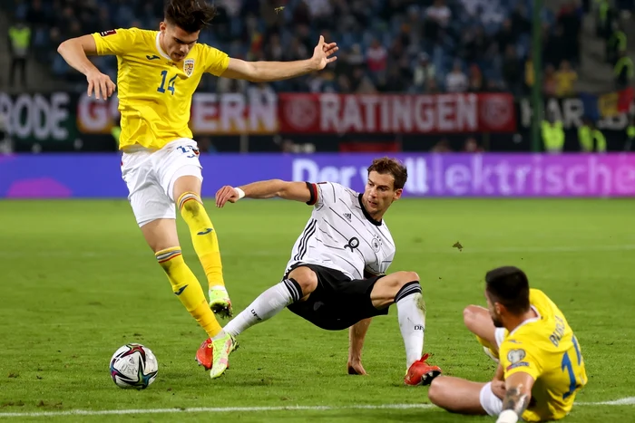 Ianis Hagi (stânga), din nou la națională (FOTO: Getty Images)