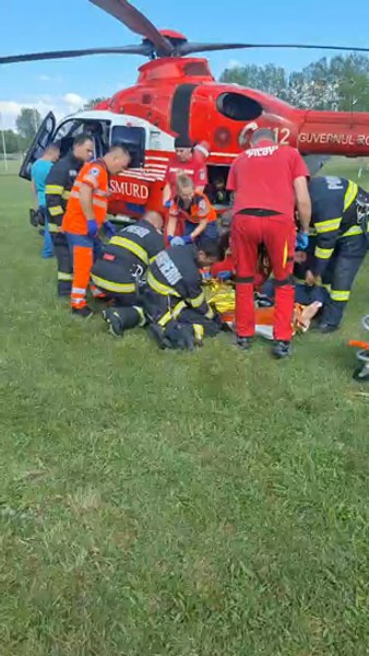 Pompierii vasluieni chemați să stingă un incendiu au găsit un pescar electrocutat. Bărbatul, transportat cu elicopterul la Timișoara