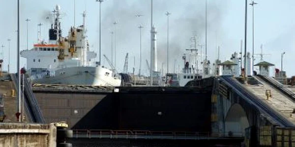 Somalia: Piraţii au primit o recompensă pentru a elibera o navă grecească