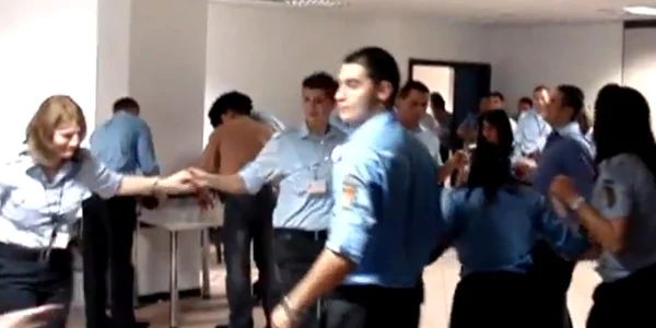 Petrecere la Aeroport, cu trupele speciale ale SRI