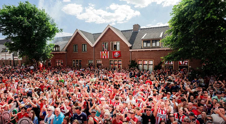 Suporteri ai echipei PSV  FOTO Facebook PSV Eindhoven