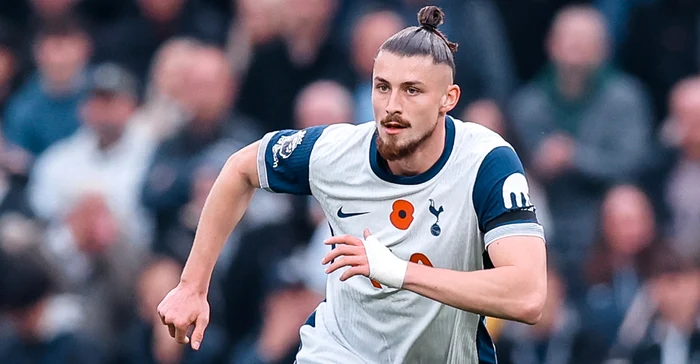 Radu Drăgișin, de netrecut contra lui Aston Villa. Foto Facebook