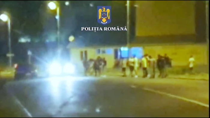 Doi tineri din Făgăraș la startul unei „liniuțe” FOTO Poliția Română