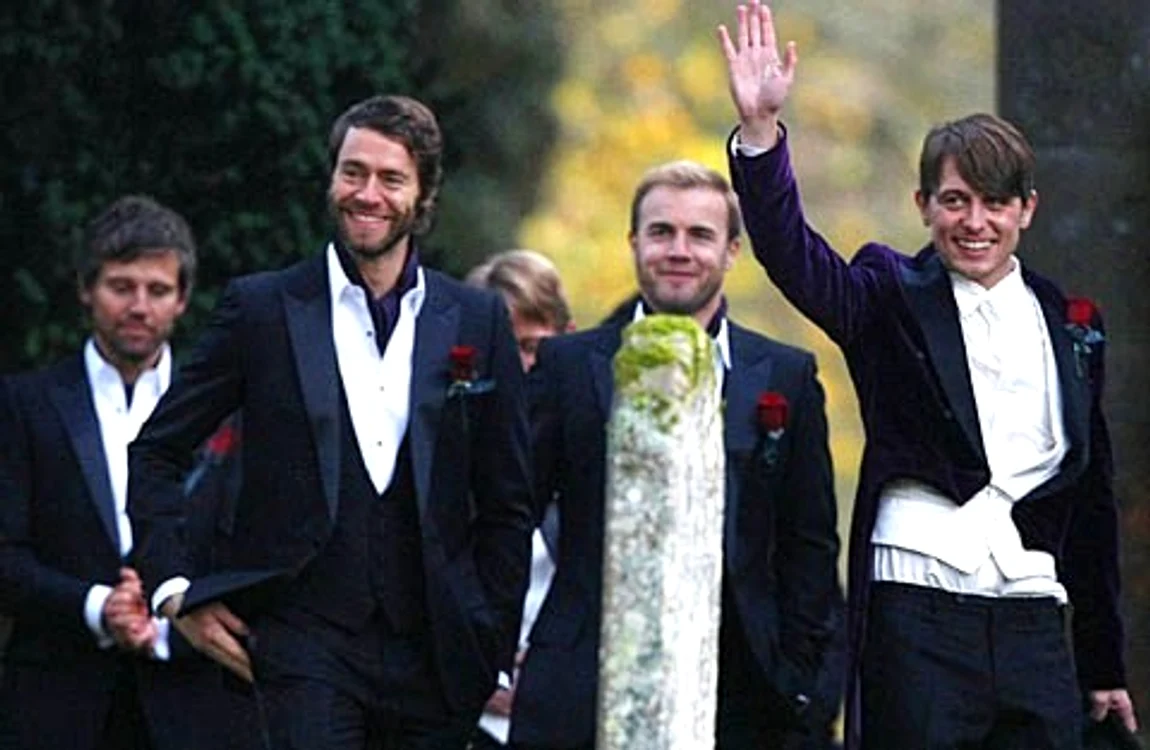 Mark Owen a ajuns la biserică însoţit de Gary Barlow şi Jason Orange
