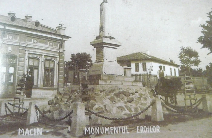 Monumentul Eroilor, Măcin