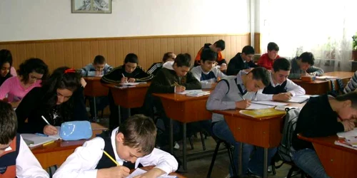 Elevii au ocazia de a participa la un concurs pe teme ecologice