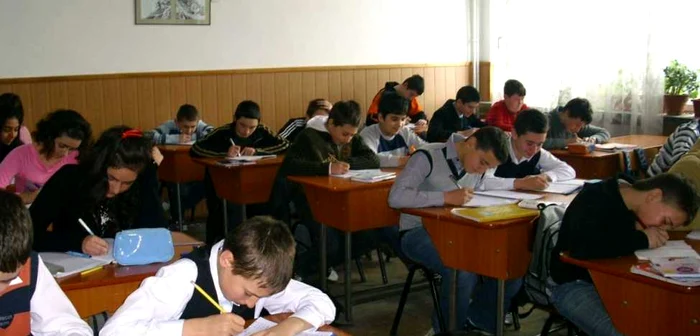 Elevii au ocazia de a participa la un concurs pe teme ecologice