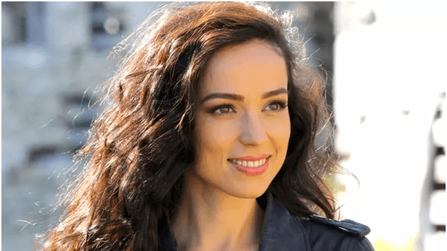 „Oncologii vor fi condamnați pentru genocid”. Lunga lista a controverselor lansate de Olivia Steer. Fosta vedetă TV si Andi Moisescu ar fi divorțat