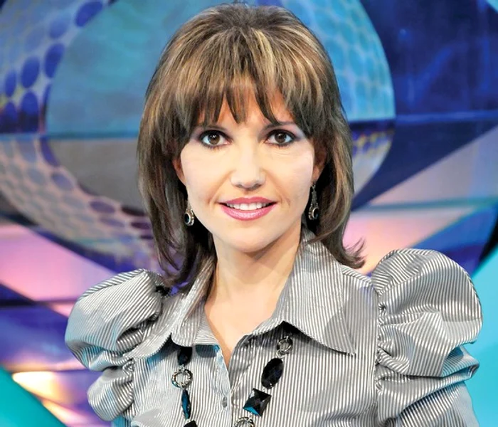 
    Marina Almășan prezintă emisiunea ”Ne vedem la TVR”  