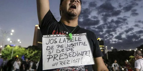 Proteste în Piaţa Victoriei faţă de modificările legislative FOTO Inquam Photos Alexandru Busca