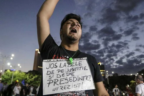 Proteste în Piaţa Victoriei faţă de modificările legislative FOTO Inquam Photos Alexandru Busca