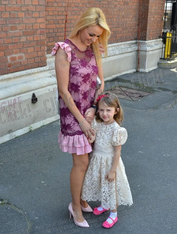 Catrinel Sandu şi fiica ei, Sara. (Foto: Alex Muscaliu)