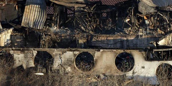 Urmări ale incendiului de la „Ferma Dacilor“, Tohani, jud. Prahova. FOTO Inquam Photos / Bogdan Buda