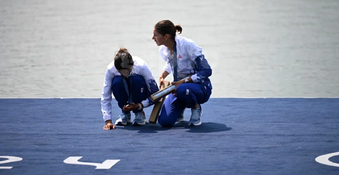 Ionela Cozmiuc, ajutată de Gianina van Groningen. Foto Raed Krișan/GSP