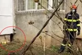 pompieri femeie gura aerisire png