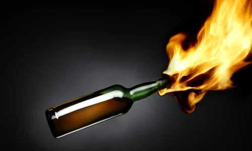Cocktail Molotov FOTO Shutterstock