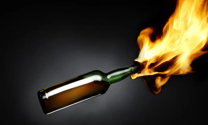 Cocktail Molotov FOTO Shutterstock