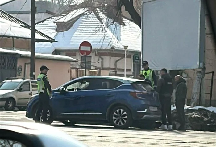 Aceasta este mașina în care se afla Călin Georgescu când a fost reținut în trafic