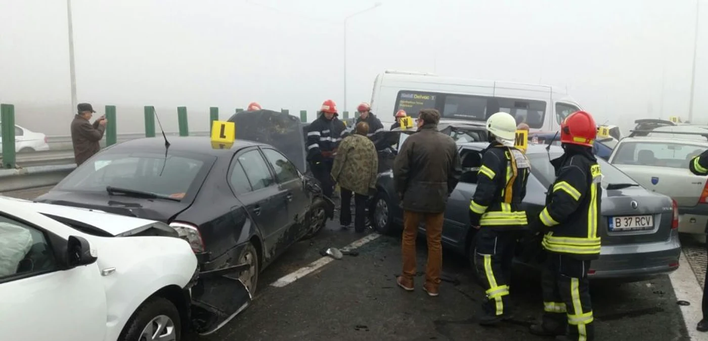 În accidentul în lanţ de pe A2, 48 de persoane au fost rănite şi 4 au decedat FOTO ISU Bucureşti