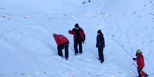 A fost nevoie de intervenţia a două echipe salvamont - foto arhivă