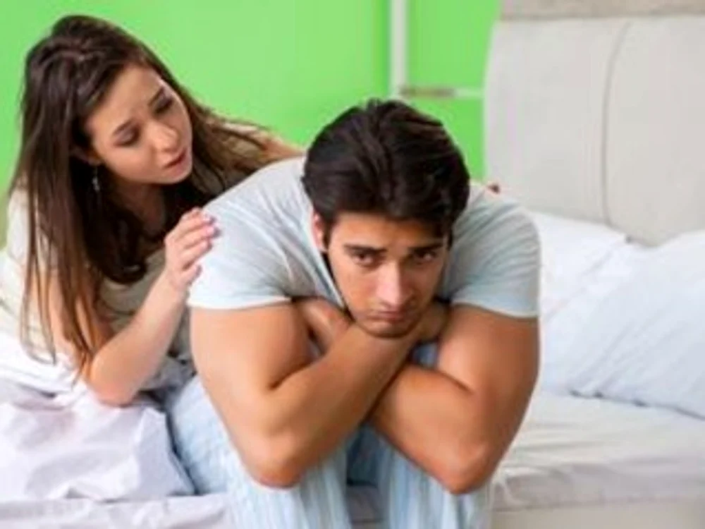 
    Există și bărbați care simt că nu mai sunt o prioritate pentru iubitele lor, că sunt neglijațifoto: shutterstock  