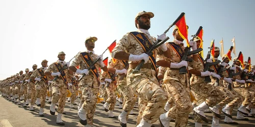 gardienii revolutiei jpg