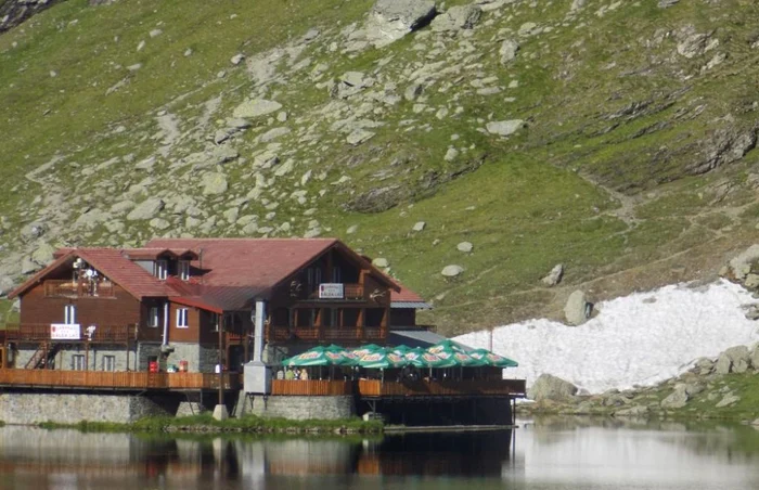 La Balea, pe versanti, inca mai sunt "petice" de zapada - Fotografii Ramona Găină