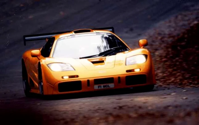 McLaren F1, una dintre maşinile cu care mulţi au avut postere.