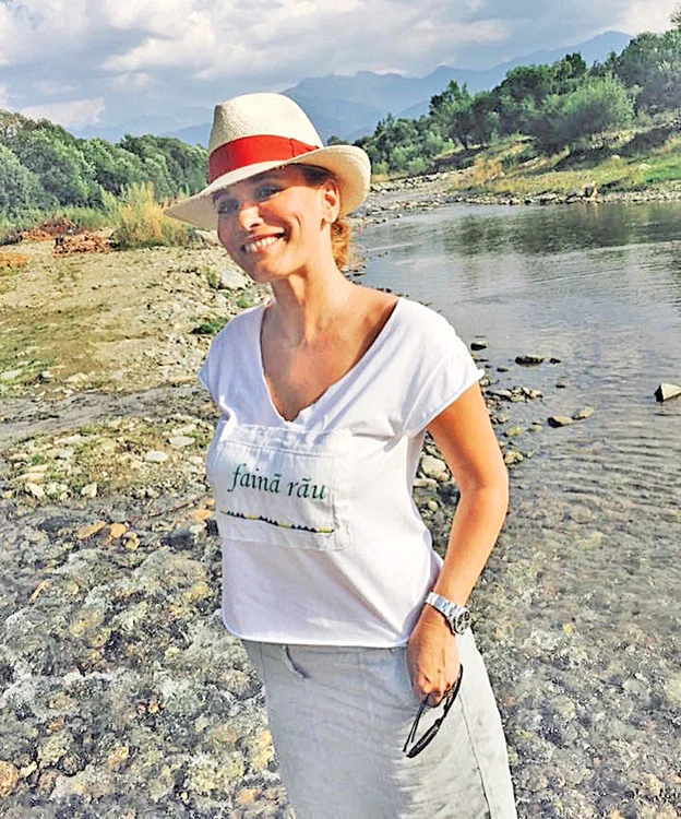 Ştirista Andreea Esca munceşte de peste 20 de ani la PRO TVFoto: arhiva personală