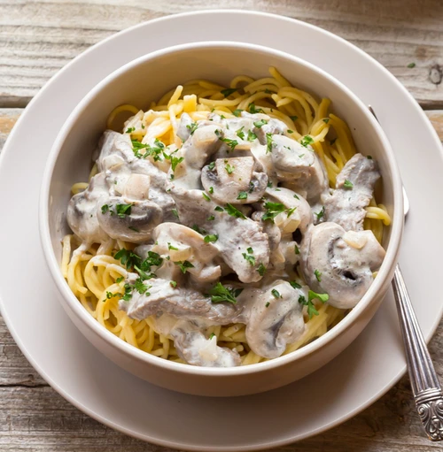 ciulama de ciuperci cu spaghetti jpeg