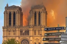 Anchetatorii francezi nu au găsit semne de incendiere deliberată a catedralei Notre Dame jpeg