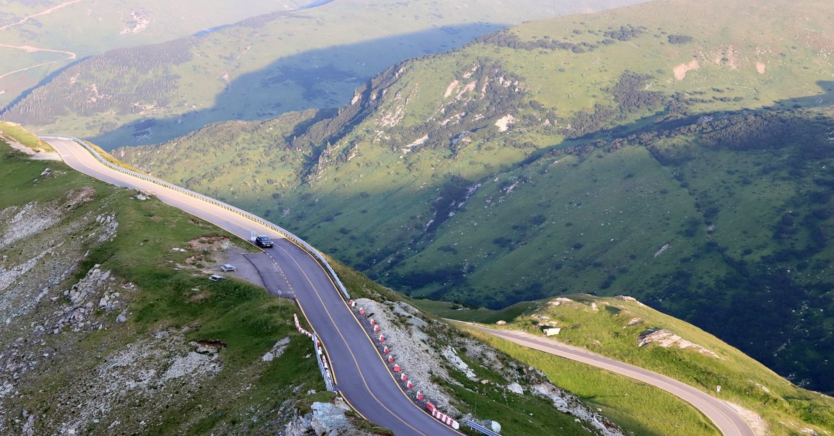 Se modernizează drumul impresionant din România unde ai senzația că atingi cerul. Va arăta spectaculos