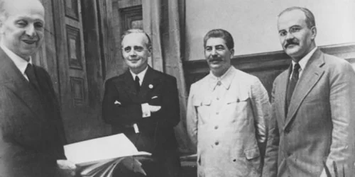 Dezbatere „Historia”: Ce impact a avut Pactul Ribbentrop Molotov asupra României? jpeg