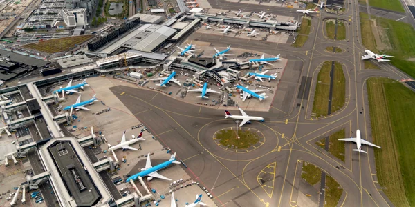 aeroportul Schiphol Amsterdam shutterstock 1142835089 jpg