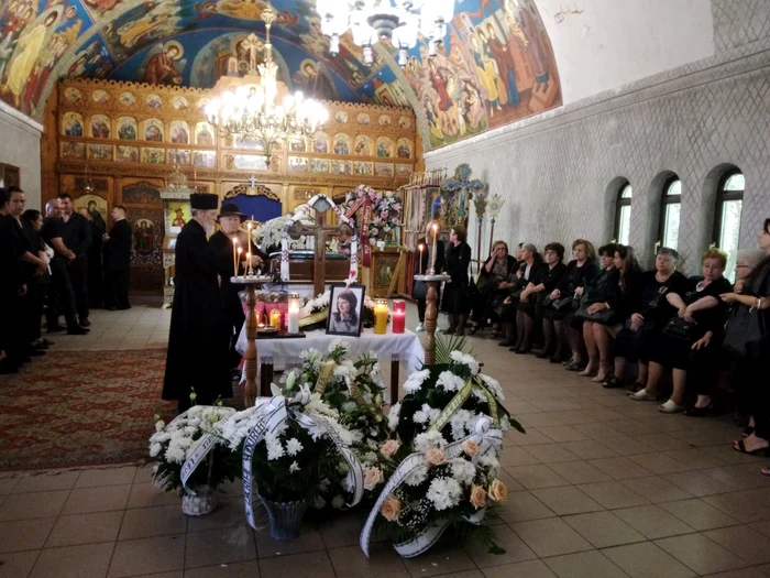 Roxana Donişan a fost înmormântată foto: monitorulsv.ro