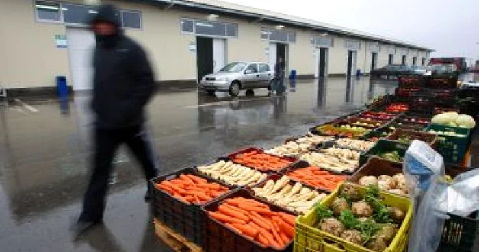 Timişoara: Fructe şi legume stricate în supermarketurile din judeţ