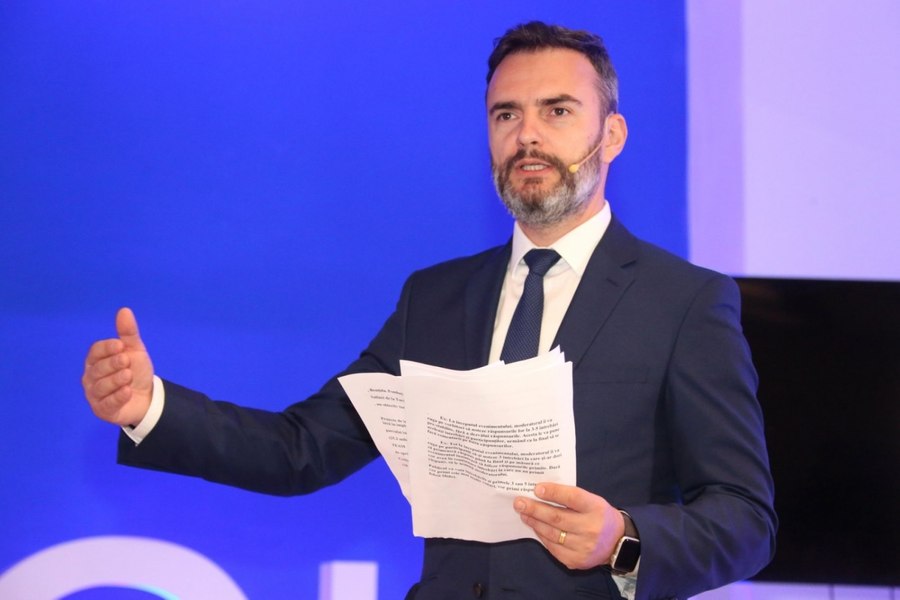 Guvernul mărește salariile, dar doar pentru personalul nedidactic din școli