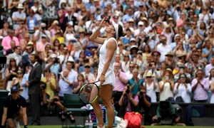 halep simona trofeu wimbledon gettyimages 1161777323 jpeg