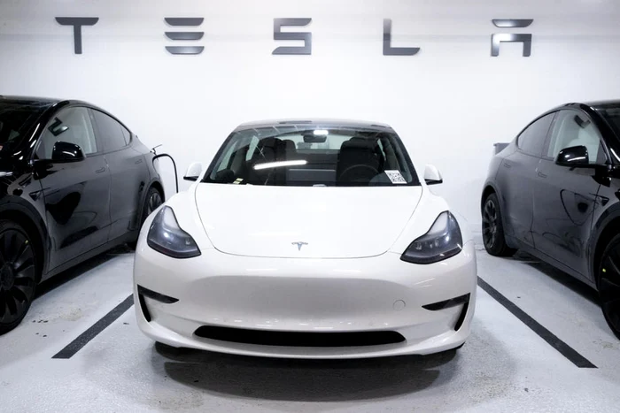 Mașini Tesla FOTO: EPA EFE