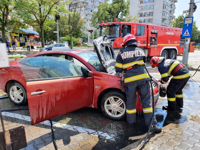 incendiu focsani masina