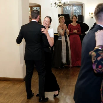 Alina-Maria şi Nicolae ai României, la o petrecere la Hanu' lui Manuc